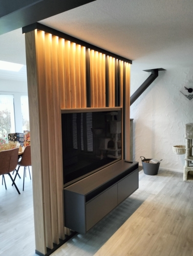 Paroi TV en bois & métal avec meuble suspendu